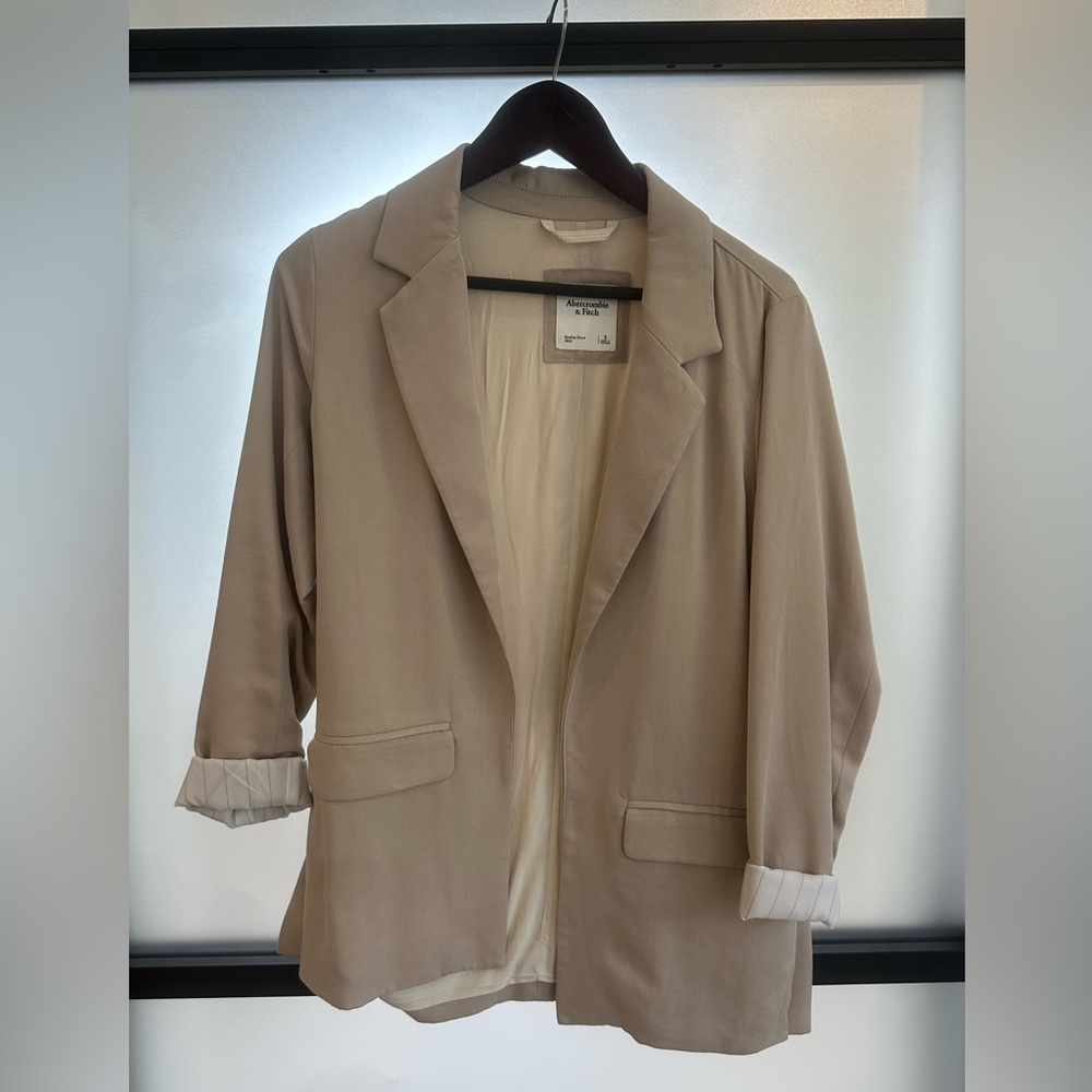 Abercrombie Women's Beige Blazer